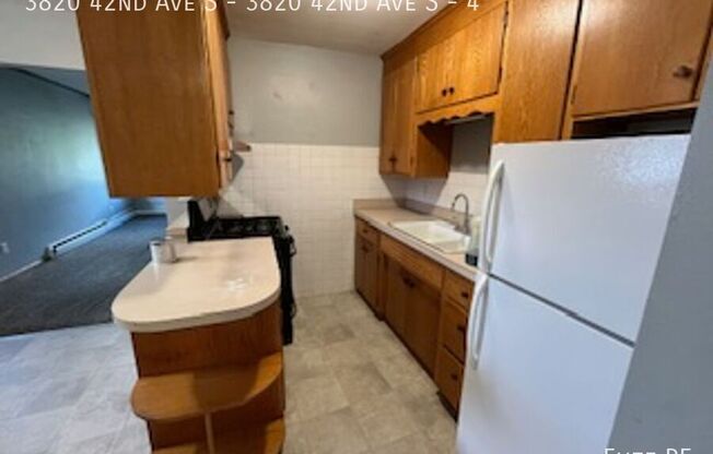 3820 42nd Ave S - 3820 42nd Ave S