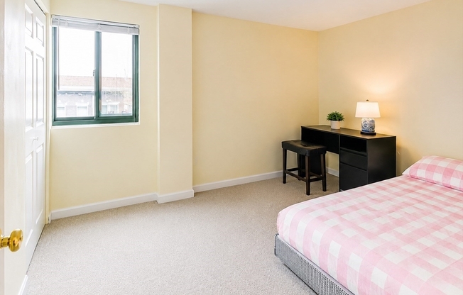 2 beds, 1.5 baths, 915 sqft, $3,700, Unit 602