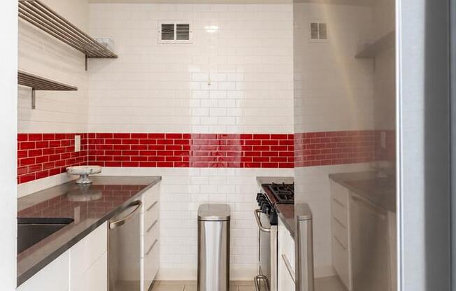 1 bed, 1 bath, 800 sqft, $4,650, Unit 18K