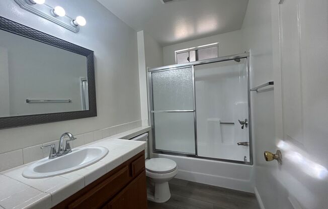 2 beds, 1 bath, 720 sqft, $2,850, Unit 5