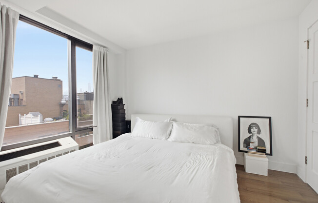 399 E 8 ST