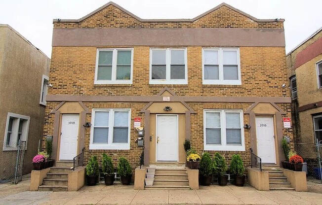 1018 S 52 ST