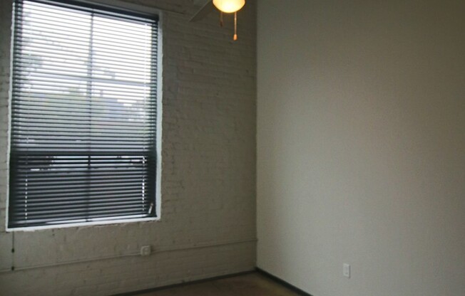 Studio, 1 bath, 499 sqft, $1,195, Unit APT 115