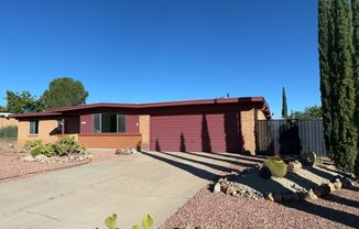 Nice 3 bedroom house with Arizona Room