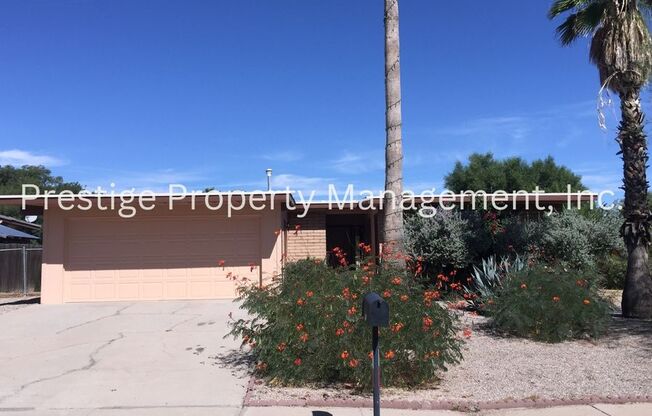 3bd/2ba home tucked away in Northwest Tucson!!