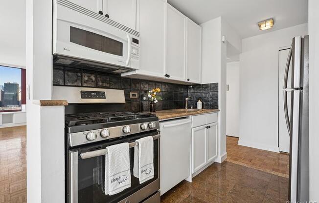 2 beds, 2 baths, 1,050 sqft, $6,199, Unit 19A