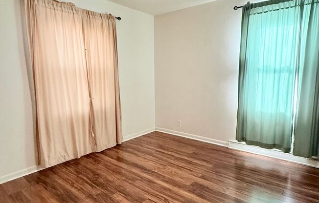 3 beds, 1 bath, $1,600