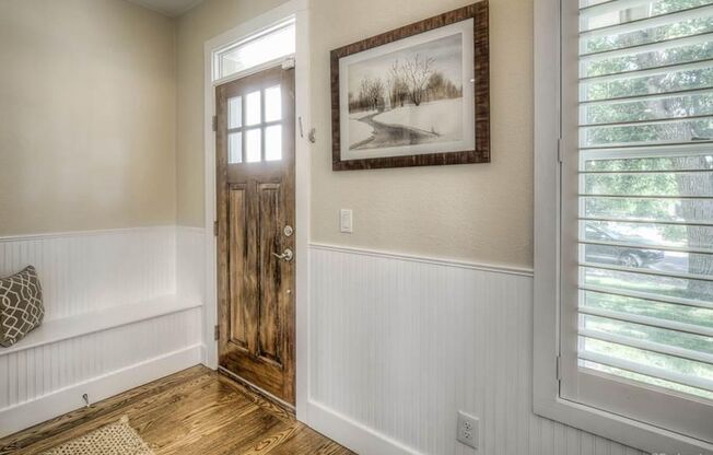 Beautiful 2 Bed/2.5 Bath Home in the Highlands
