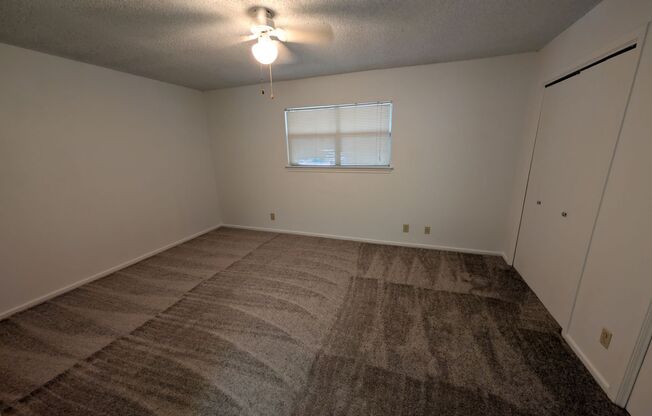 1 bed, 1 bath, 784 sqft, $800, Unit 53-B
