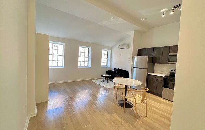 Studio, 1 bath, 414 sqft, $1,320, Unit 306