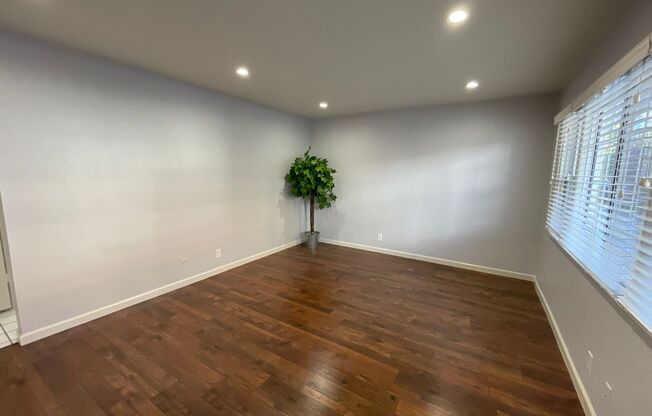 10814-10818 Blix St