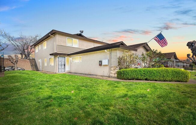 Remodeled 2 Bedroom Condo with Garage