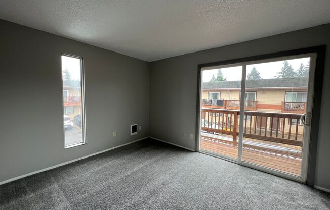 2 beds, 1 bath, 682 sqft, $1,375, Unit 12