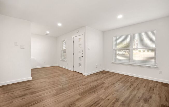 Updated North Austin Condo with Modern Finishes & Community Amenities