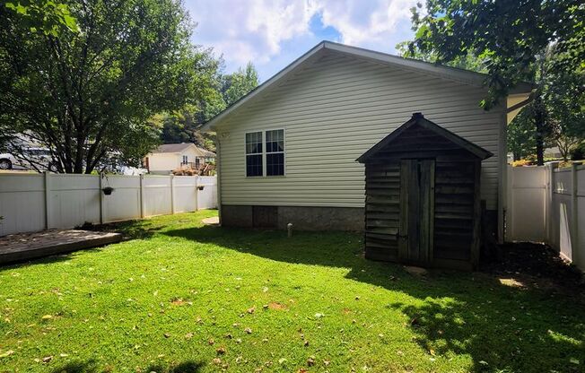 3 beds, 2 baths, $2,095