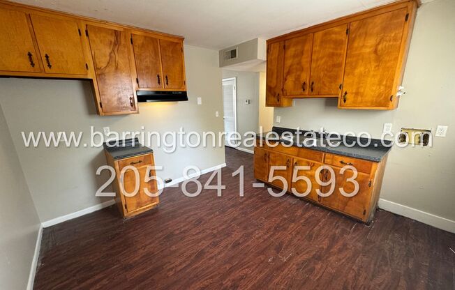 2 beds, 1 bath, 758 sqft, $585, Unit Apt B