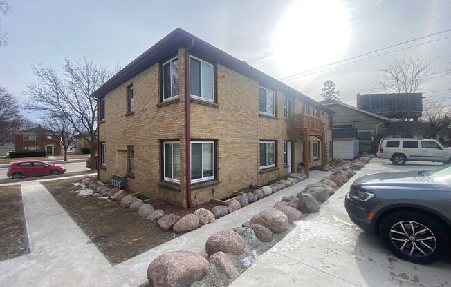 2727 North 76th Street