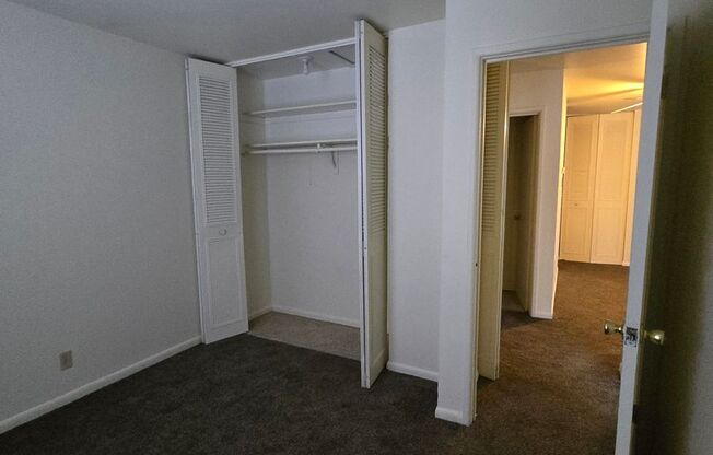 2 beds, 1 bath, 785 sqft, $1,020, Unit 420-08