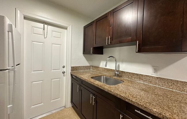 2 beds, 1 bath, $1,895, Unit 118