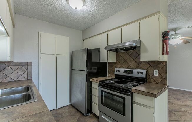 1 bed, 1 bath, 595 sqft, $895, Unit 10B