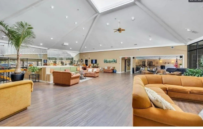 53 SKYLINE DR