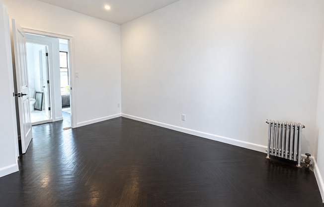 2 beds, 1 bath, 800 sqft, $3,300, Unit 16