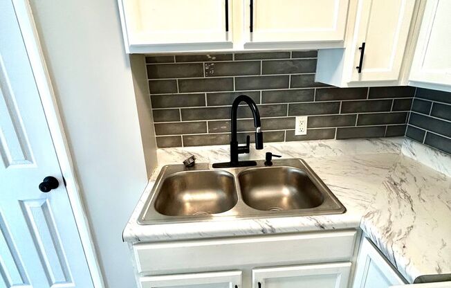 2 beds, 1.5 baths, 1,100 sqft, $1,090, Unit 704-C
