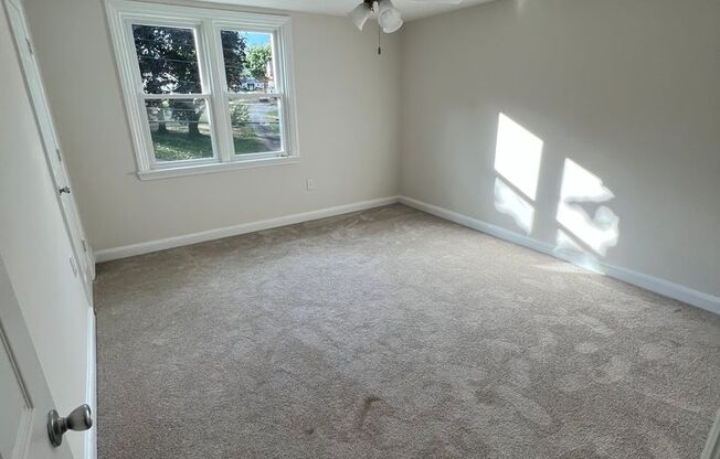 Charming 3-bedroom, 1-bathroom home + Garage located in Clifton Heights