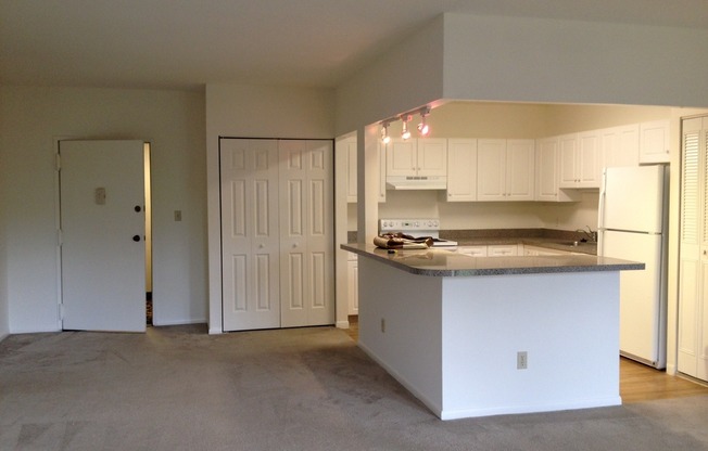 1 bed, 1 bath, 850 sqft, $1,950, Unit 3L09