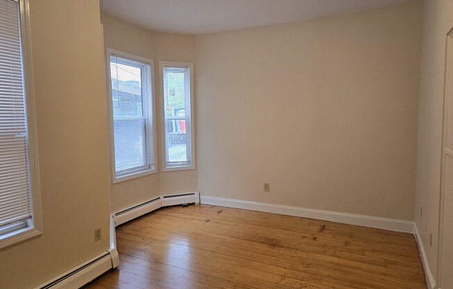2 beds, 1 bath, 1,300 sqft, $2,700, Unit 1