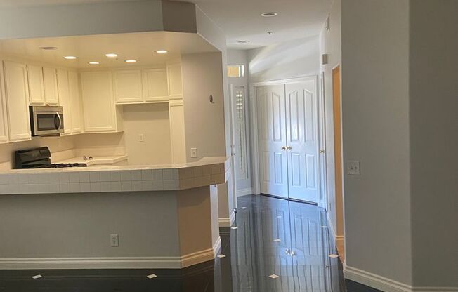 2 BEDROOM 2 BATH CONDO LOCATED IN THE HEART OF TUSTIN RANCH $3,175