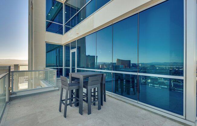 3 beds, 5 baths, $18,975, Unit # 4305