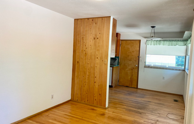 3 beds, 1 bath, $2,950