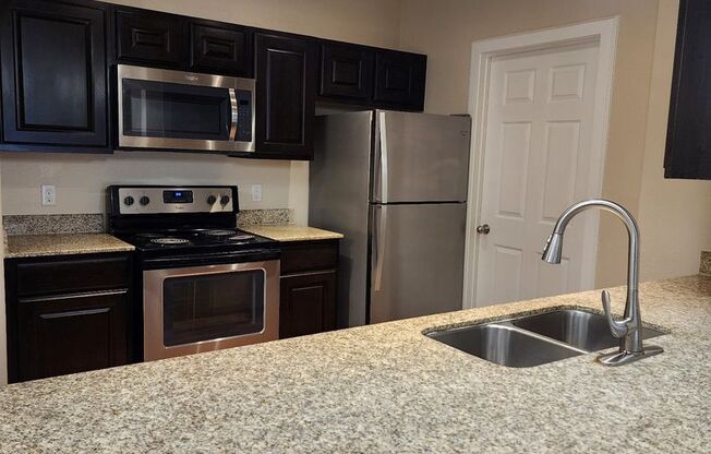 3 beds, 2 baths, 1,187 sqft, $1,520, Unit 4202