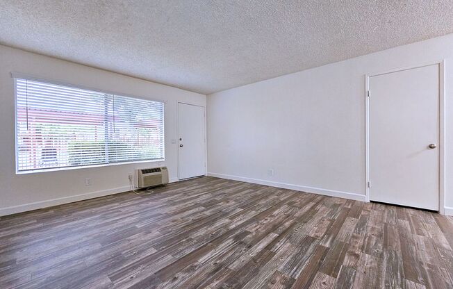 2 beds, 1 bath, 858 sqft, $2,125, Unit 119