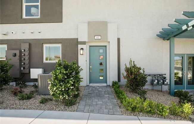 2-Bedroom Brand New Furnished Townhome!