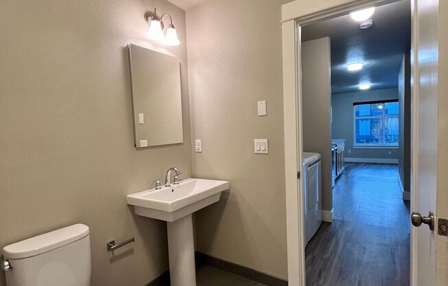 1 bed, 1 bath, $1,695, Unit 26