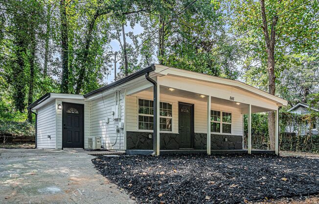 Fully Renovated Cottage near Downtown Smyrna!