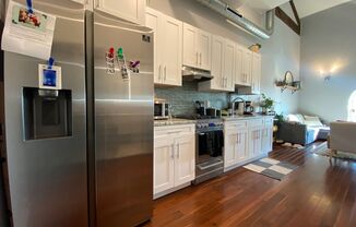 1 bed, 1.5 baths, $1,695, Unit Apt 39