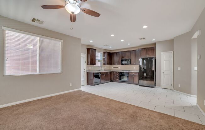 *MOVE-IN READY* LOVELY 3-BEDROOM 2-CAR GARAGE TWO-STORY HOUSE!!