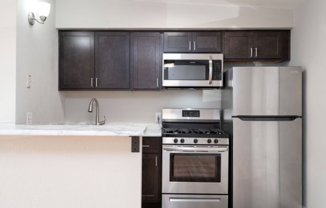 Studio, 1 bath, 391 sqft, $860, Unit 116-105