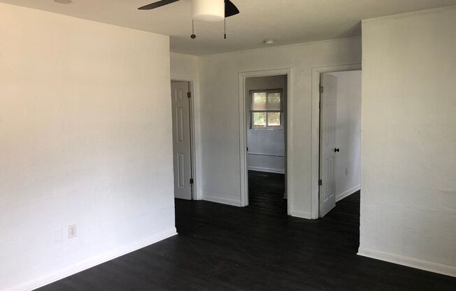 Ocala - 2 Bedroom, 1 Bath Duplex!
