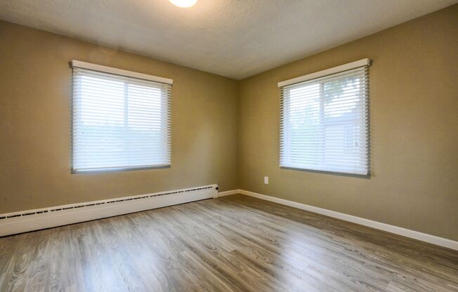 2 beds, 1 bath, 910 sqft, $1,925, Unit 16