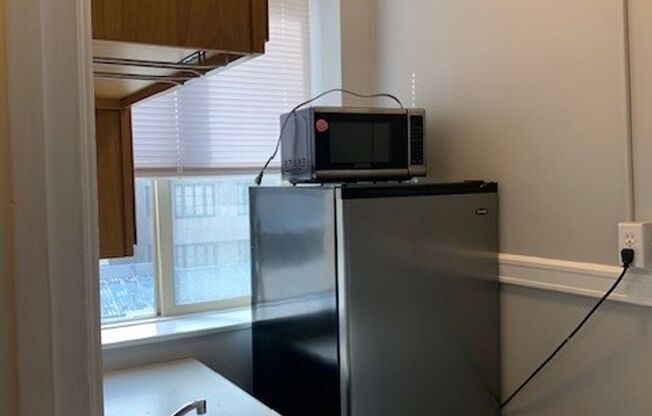 Studio, 1 bath, $1,350, Unit 304