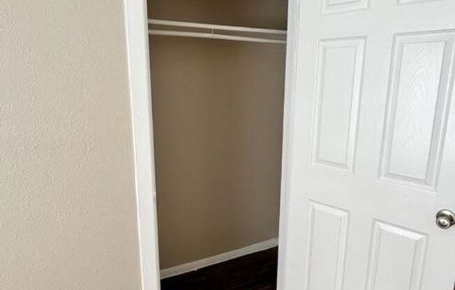 2 beds, 1 bath, 883 sqft, $1,635, Unit 1-1539-C