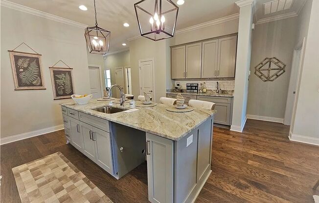 New 3 bed 2 bath Condo in Windsor Village!