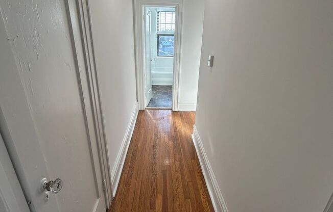 1 bed, 1 bath, 700 sqft, $2,150, Unit E05