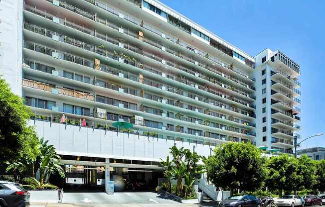 LUXURY APARTMENTS IN LOS ANGELES, CA