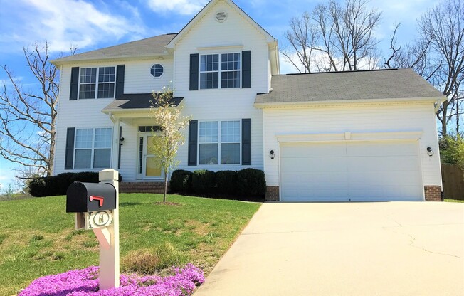 Great Family Home -  Fenced Backyard - Garage!