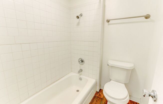 2 beds, 2 baths, 1,008 sqft, $1,550, Unit 60201